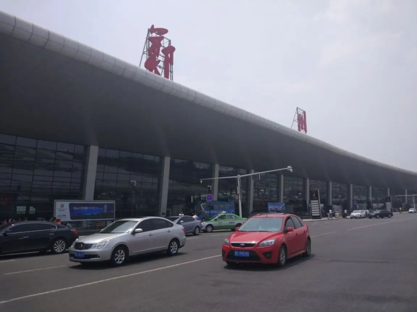 新郑机场停车费3天多少钱，新郑机场附近免费停车攻略