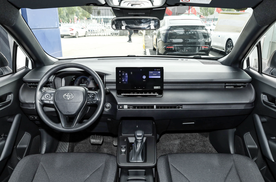 丰田的国产SUV，油耗低至4.56L，适合家用，一个月卖2万多台