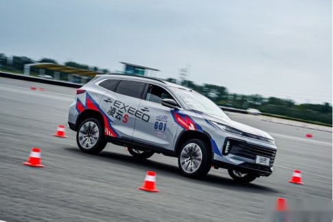 高性能自主高端SUV 2023款星途凌云售14.79 – 18.29万