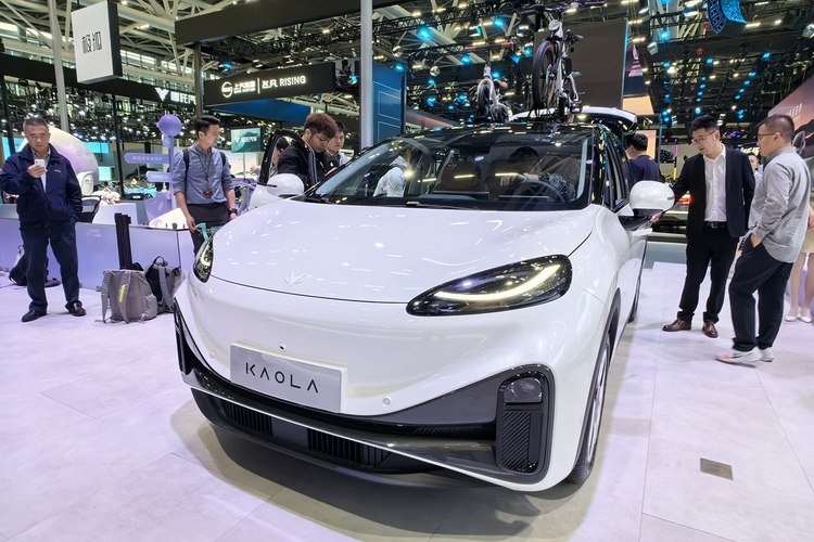 花15万买一款拥有牙胶级内饰+续航500公里的智能亲子车，值吗？