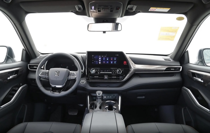 丰田7座SUV，裸车降到23.78万起，配8155芯片+L2级智驾