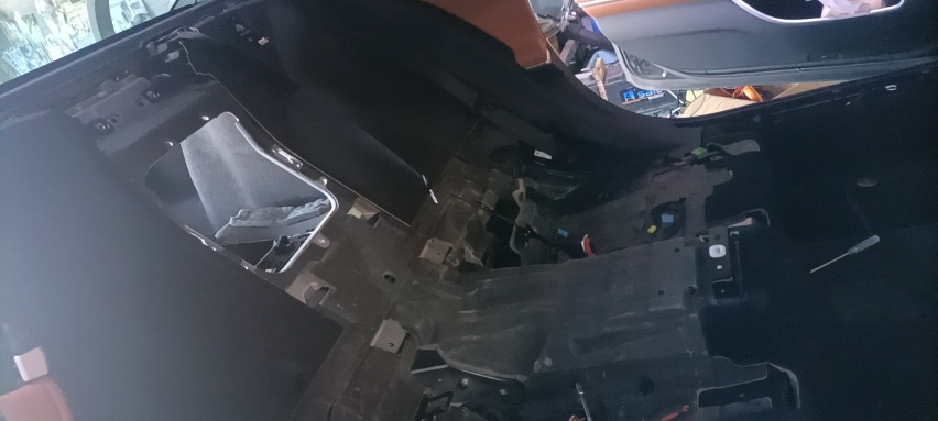 22款迈巴赫S480升级头等舱独立四座小桌板 主动环境氛围灯施工详细