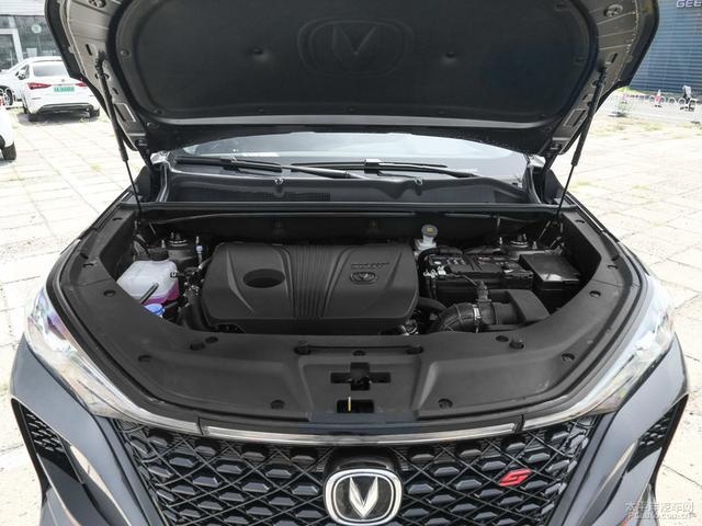 同是十万级SUV,长安CS75PLUS和荣威RX5谁更值得入