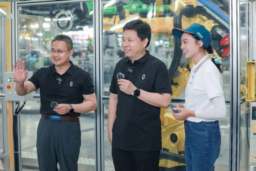问界大卖，赛力斯巨亏，深度绑定华为真的有未来吗？