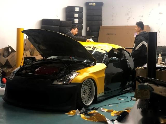 经典淑女焕新春，墨绿色日产350Z改装完美姿态