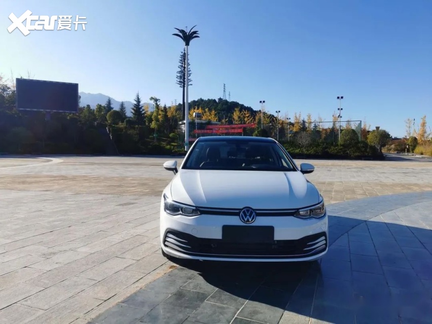 6711月9号提的高尔夫8白色中配pro据4s店的人说我是