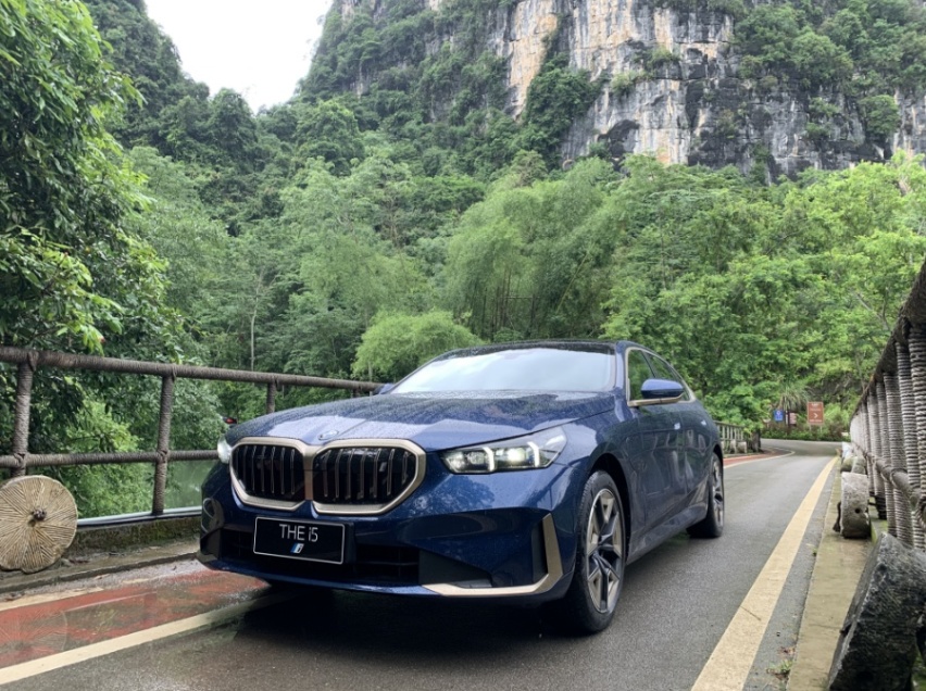深度试驾宝马i5，黑科技真不少！值得入手吗？