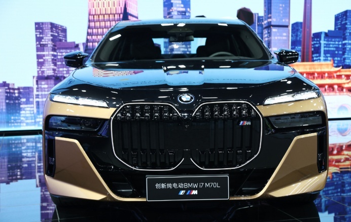 最贵油改电？宝马i7 M70L卖189.9万，660马力3.7秒破百