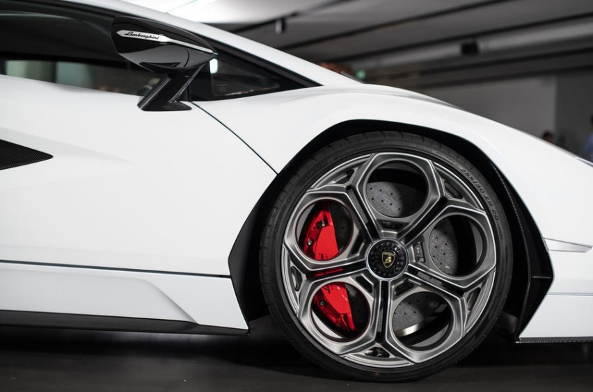 兰博基尼复刻经典Countach LPI 800-4