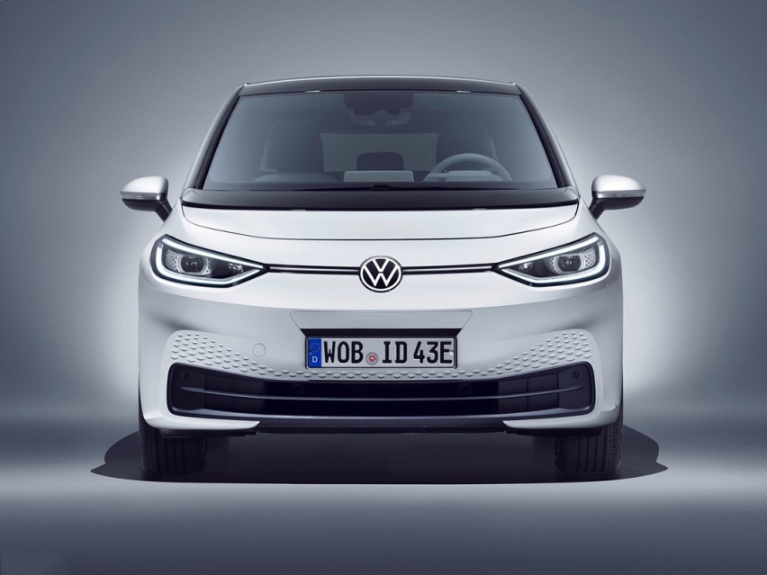特斯拉Model 3最大对手开卖，不到30万起，你会选择谁？