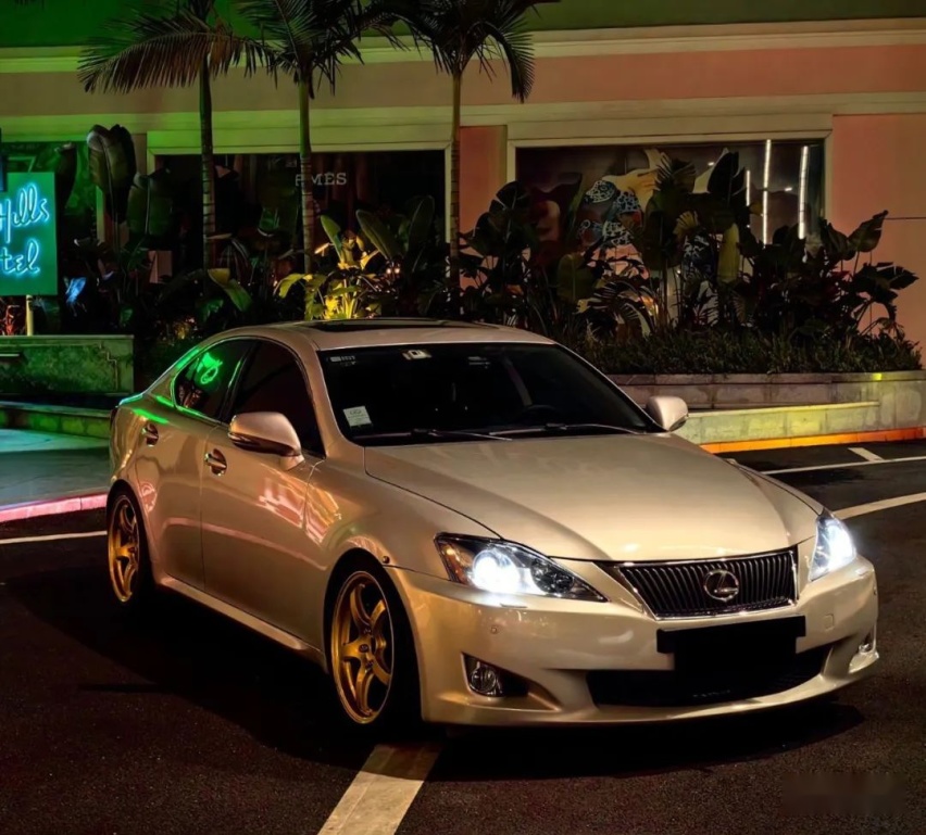 3.5 V6+后驱的雷克萨斯IS300，雷车也能玩出