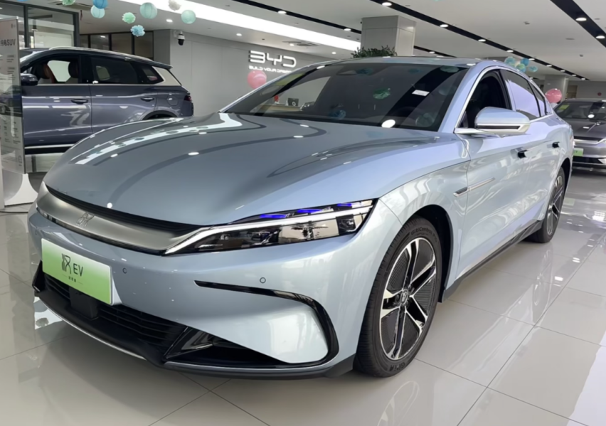 2023款比亚迪汉EV到店，外观细节调整，配置升级，底盘质感提升