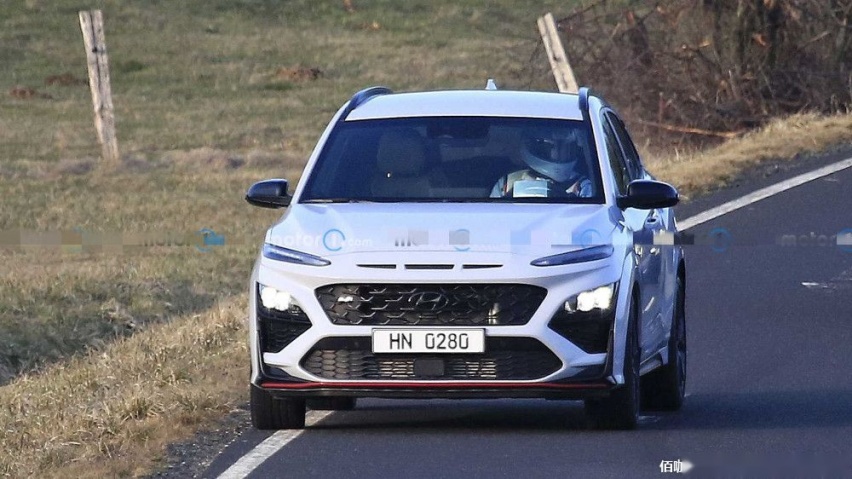 hyundai-kona-n-spy-photo-with-no-camouflage.jpg