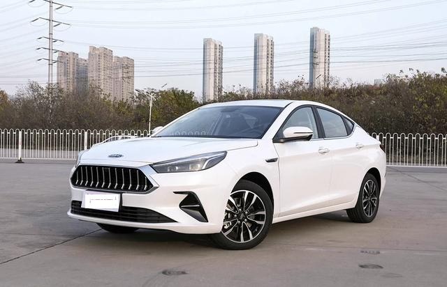 江淮轿车再度崛起，外观玛莎配K3，月销6000台全系1.5T