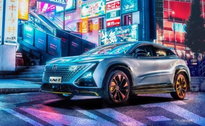 新知达人, 机甲造型+20英寸轮毂 2022款UNI-T换新蓝鲸1.5T