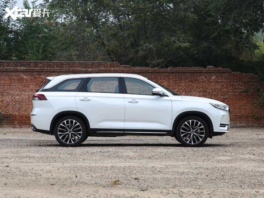 长安欧尚X7正式上市 售价7.77万元起