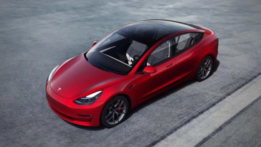 五菱造九座车迎“三胎”，进口特斯拉Model 3国内召回…丨今日车闻