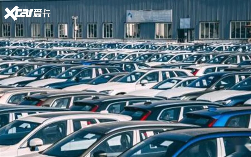 当价格战吞噬4.4%利润率：这波人事海啸，是自救还是自杀？