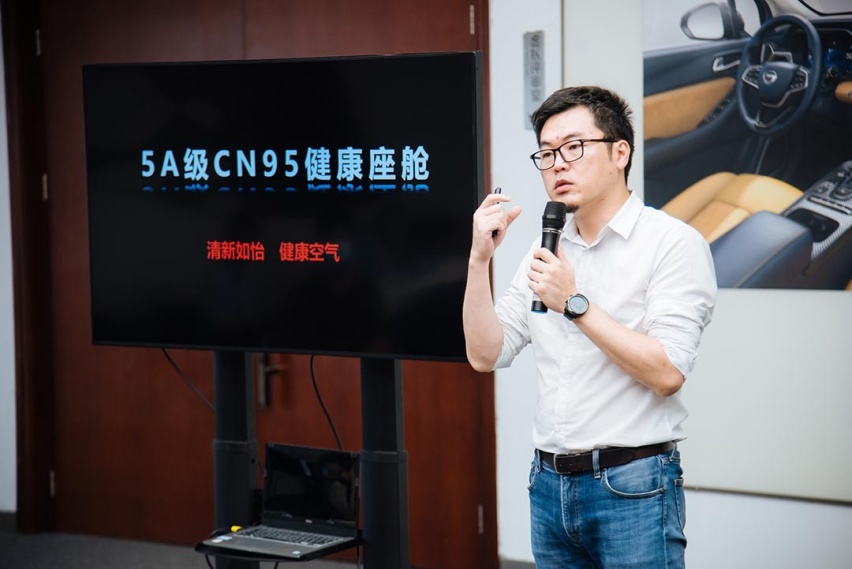 10来万的国产SUV，居然用上法拉利同款材质！