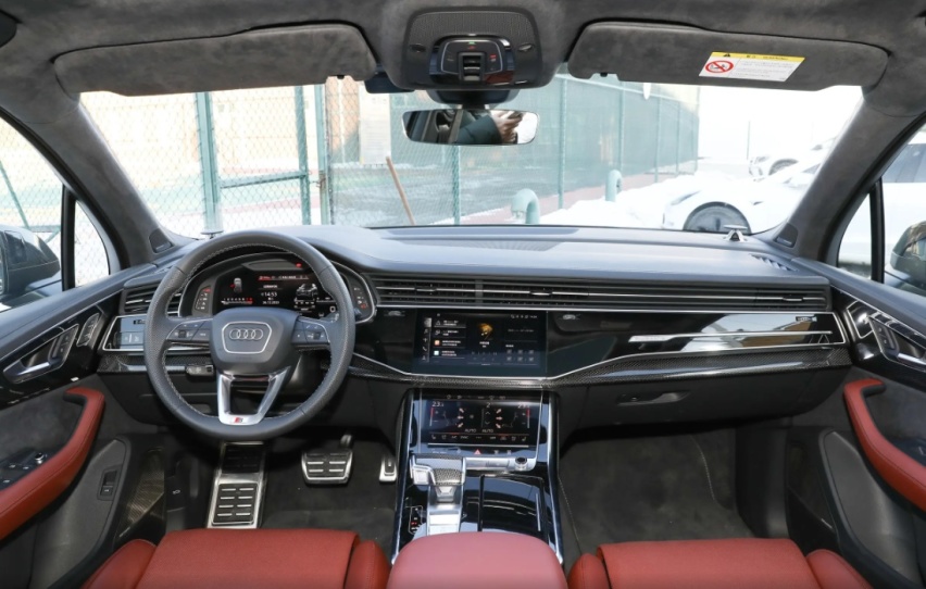 奥迪全新车系上市，指导价116.98万元，搭载4.0T V8引擎