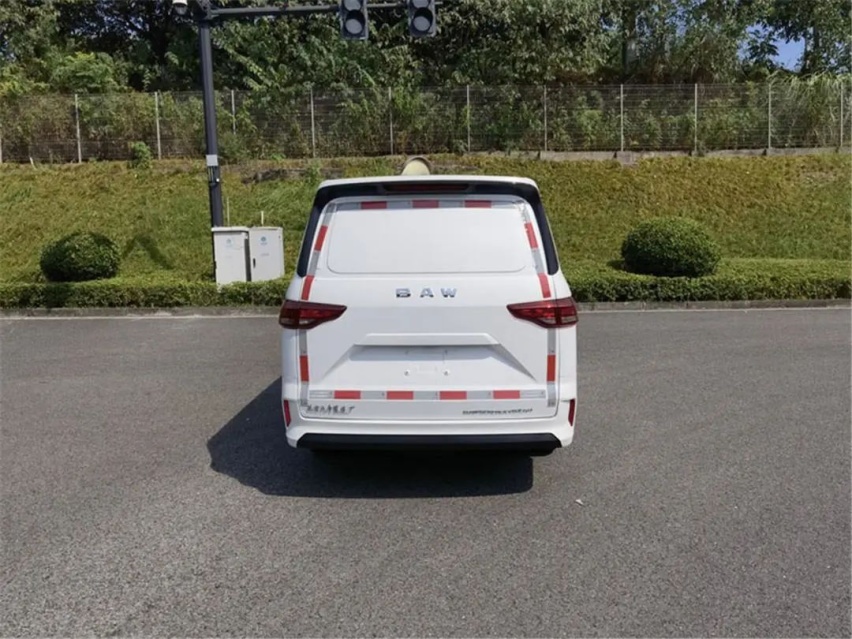一大批新车申报图曝光，大无语，北汽的油箱盖竟然是歪的…丨今日车闻