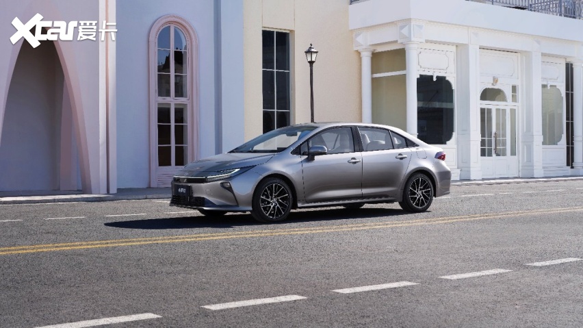 售价9.9万元起，全新智混卡罗拉焕新上市