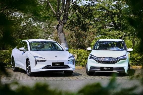 óУǡ̎Y05&EV3 PLUSܵǈ