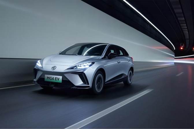 试驾MG4 EV：它到底有什么魅力能不断地刷新在海外市场的新纪录？