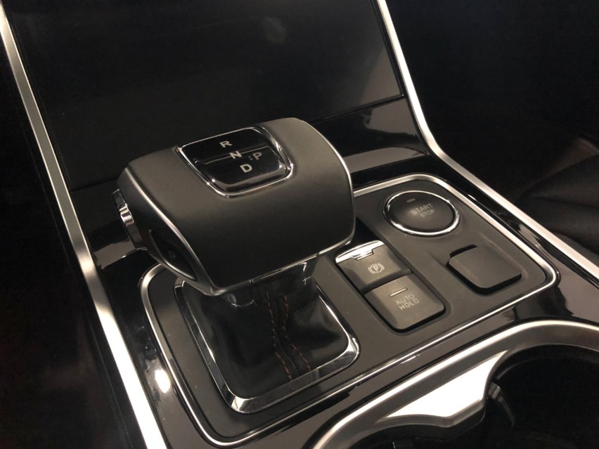 ​【不羁聊车】红旗首款纯电SUV，试看E-HS3如何定义精致
