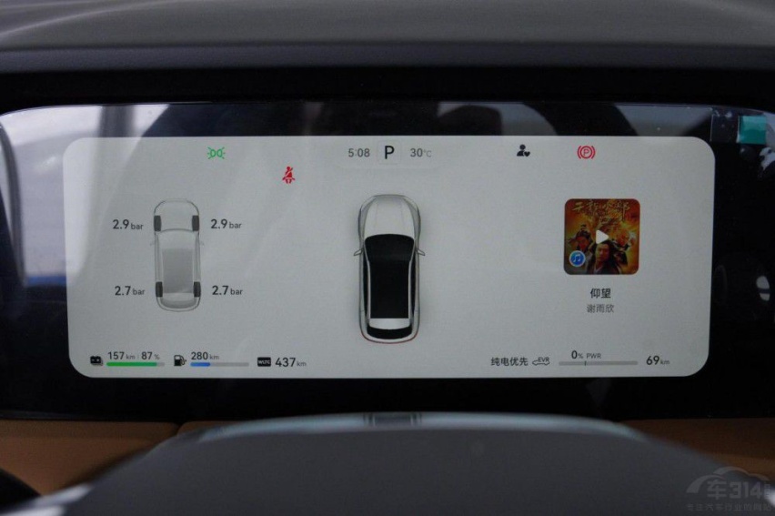 AITO问界M7和福特探险者应该怎么选呢？