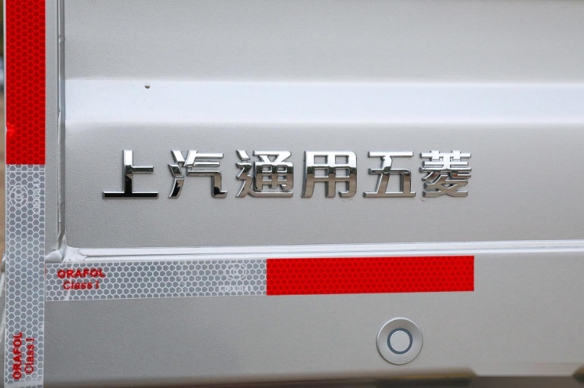 纯电续航115km，专为快递小哥服务，五菱E10太接地气了