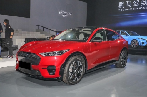 爱驰U6、福特MustangMach-E,年轻人的第一台纯电SUV推荐