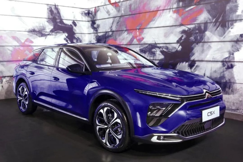 丰田皇冠复活变SUV，东风雪铁龙的救命车来了