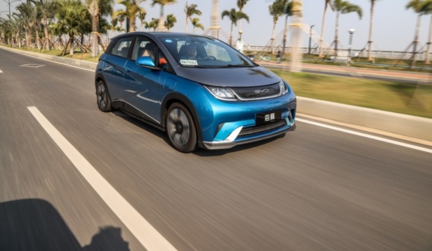 10万预算买纯电动车，海豚、无界Pro、KiWi EV和哪吒V，该怎么