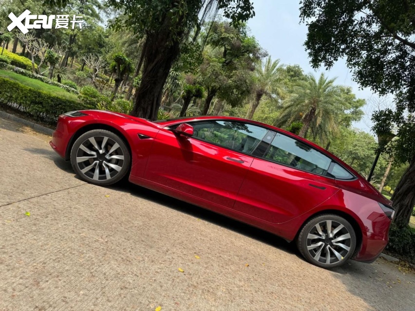 特斯拉model3焕新版试驾:偏科尖子生-爱卡汽车爱咖号