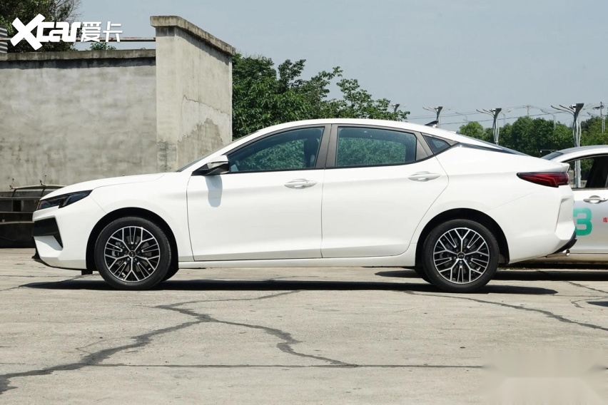 江淮qx phev 3款献礼版车型上市 售价5.98万元起