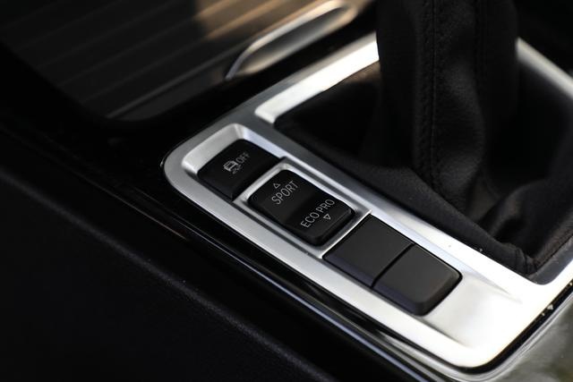 不到20万就能开回家的BMW 1系，能否满足你对蓝天白云的期待？