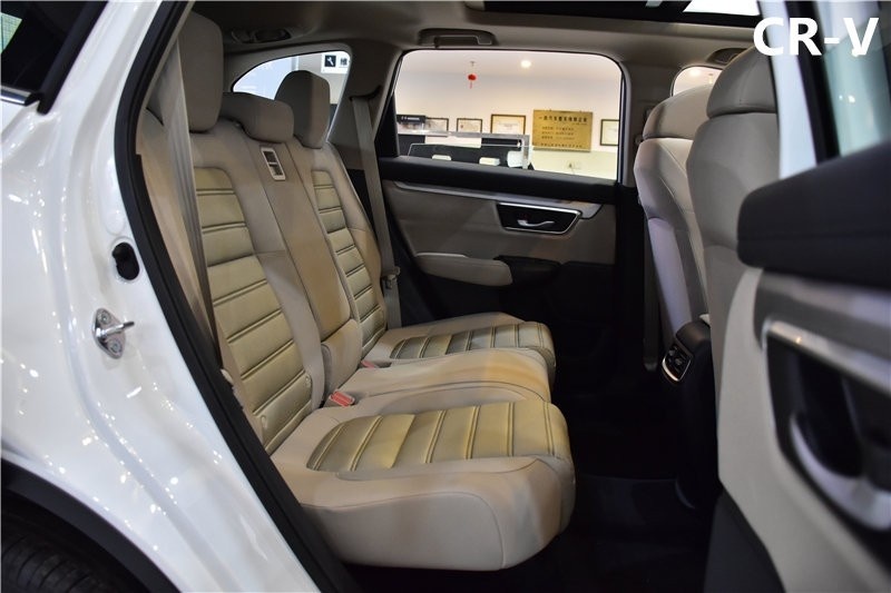 全新RAV4荣放对比CR-V：丰田这一次能翻身吗？