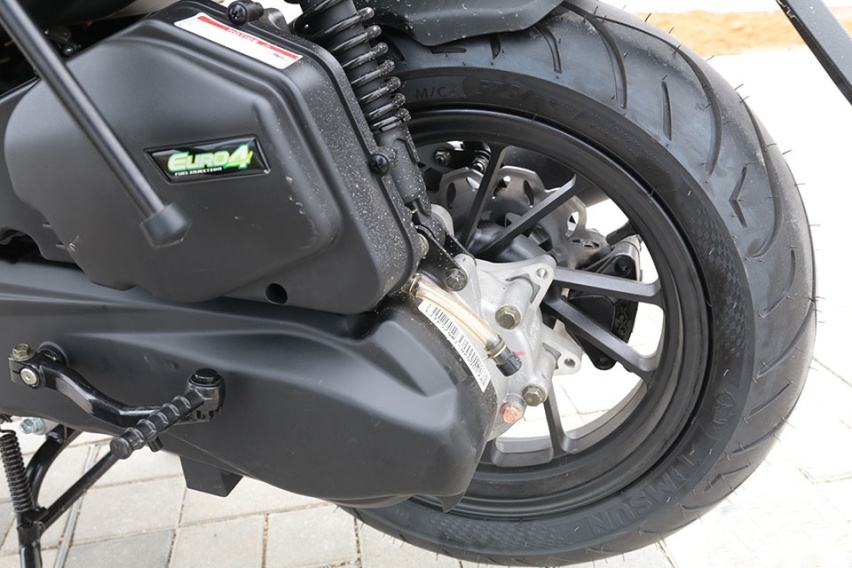 龙嘉VMAX300原型？ 意大利FORMULA 125