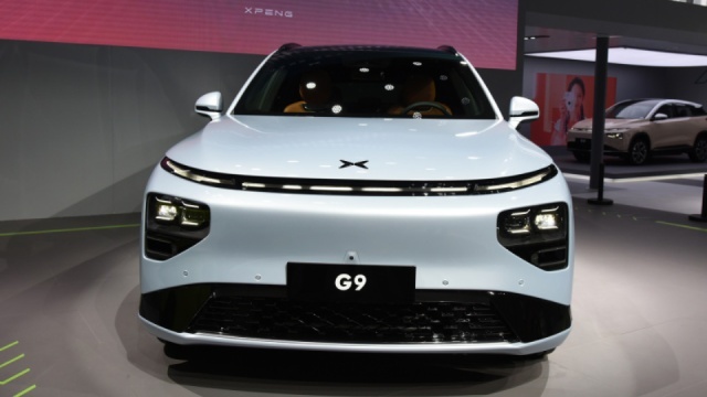 理想L8有6座、空间大，小鹏G9智能化水平高，预算40万咋选？