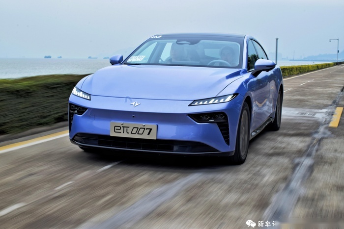 东风奕派eπ007试驾：16万不到的价格，比极氪007还运动？