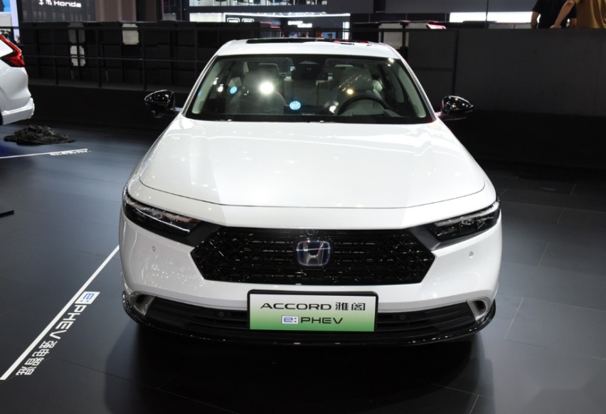 深蓝SL03对标本田雅阁PHEV,用实力说话
