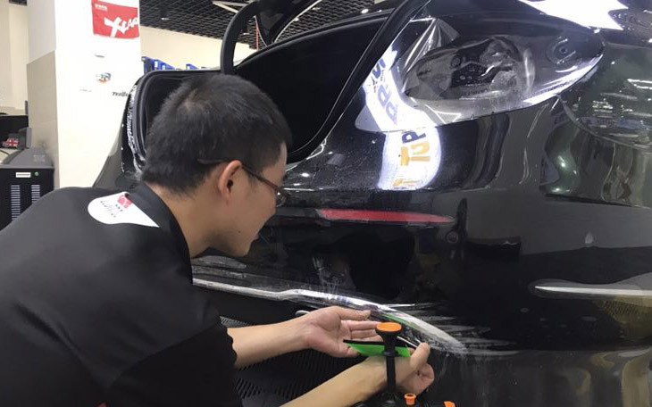 为何汽车贴膜后3天内要避免升降车窗？