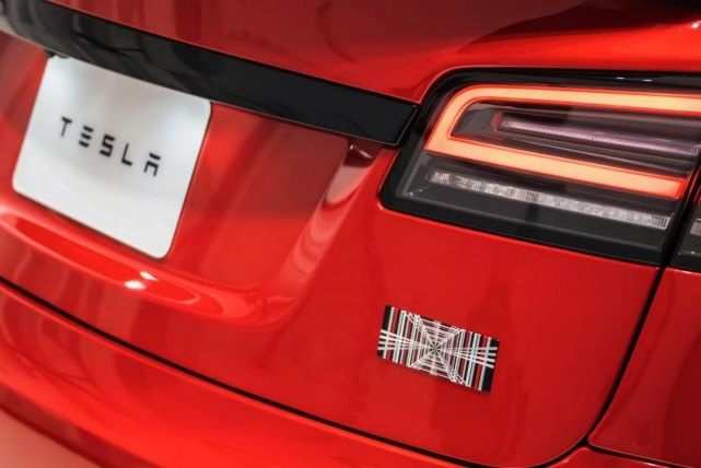 为效率而生“地表最强量产车”特斯拉Model S Plaid空降沈阳