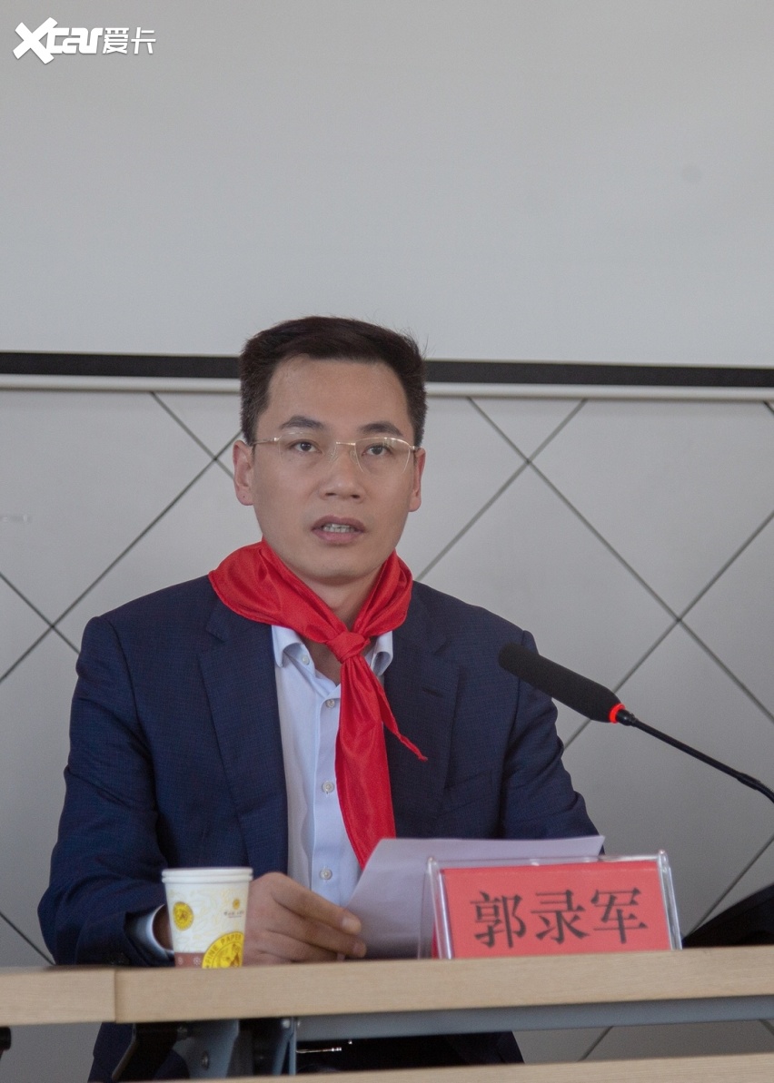 比亚迪慈善基金会在蒙自启动“班班有个图书角”公益助学项目