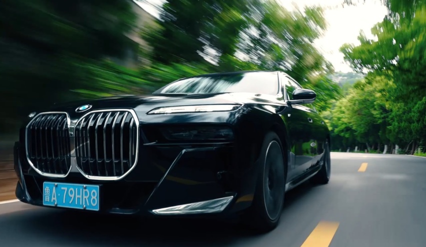 BMW 7系陪我探索四方万象，7系挚友，尽显锋芒