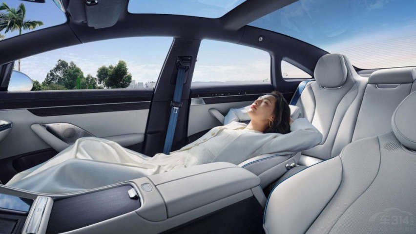 Model 3和智界S7 谁才是纯电轿车之王？