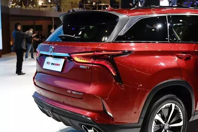 双12联屏设计、一键遥控泊车，长安CS75 PLUS“黑科技