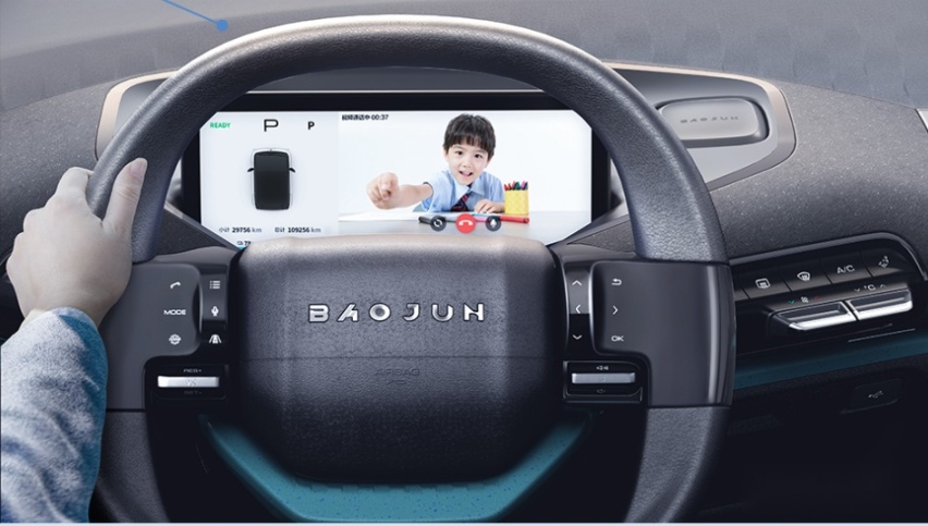 6.48万起，新宝骏E300/E300Plus上市，多变空间