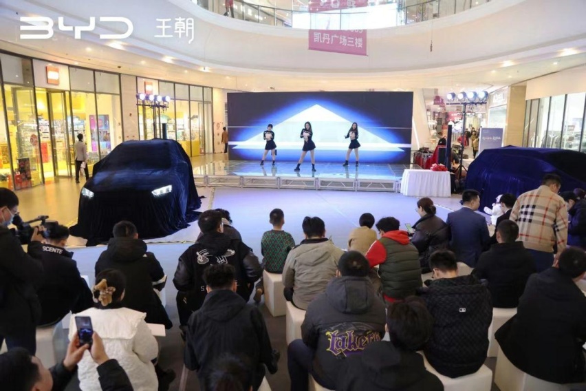 比亚迪再出“王炸”，宋Pro DM-i荣耀版、元PLUS荣耀版来了！